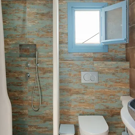 Politimis N4 阿莫尔戈斯